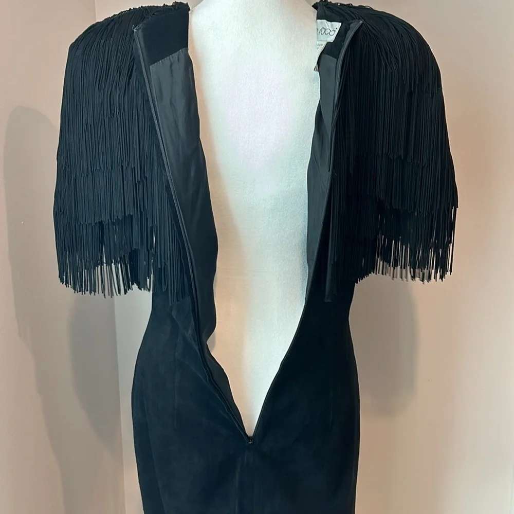 1980's Vintage Pia Rucci Flapper Fringe Suede Sheath Dress Statement Shoulders - Picture 13 of 14